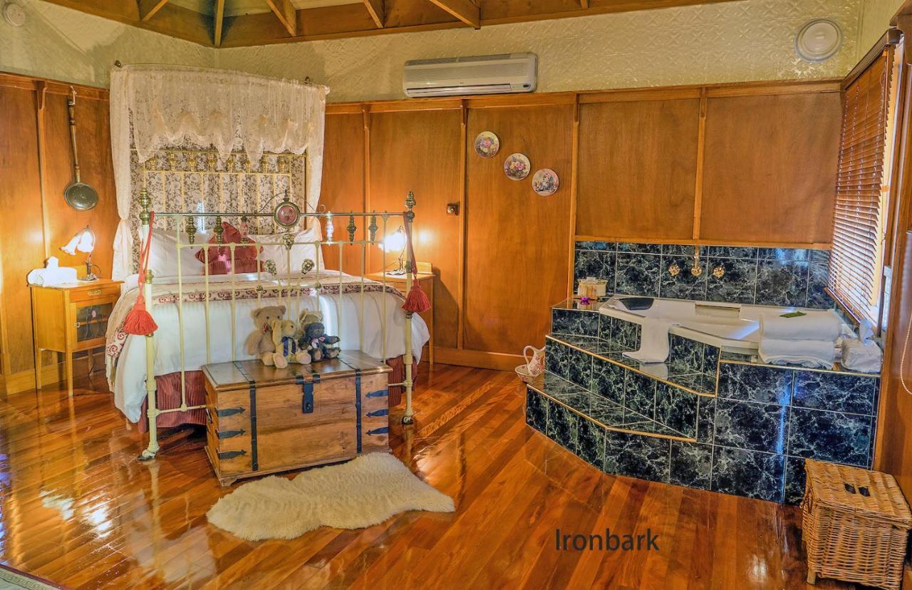 Observatory Cottages Маунт-Данденонг Номер фото
